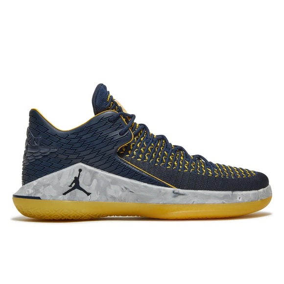 JORDAN 32 LOW 'MICHIGAN
WOLVERINES' - Picture 1 of 6